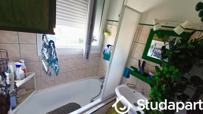 Chambre - 13 m² - 1 pièce