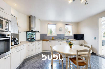 Maison - 302 m² - 12 pièces