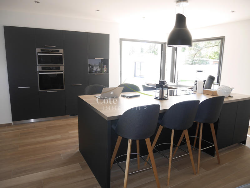 Maison - 163 m² - 6 pièces