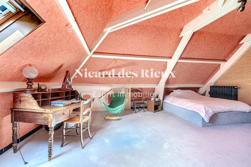 Maison - 317 m² - 11 pièces