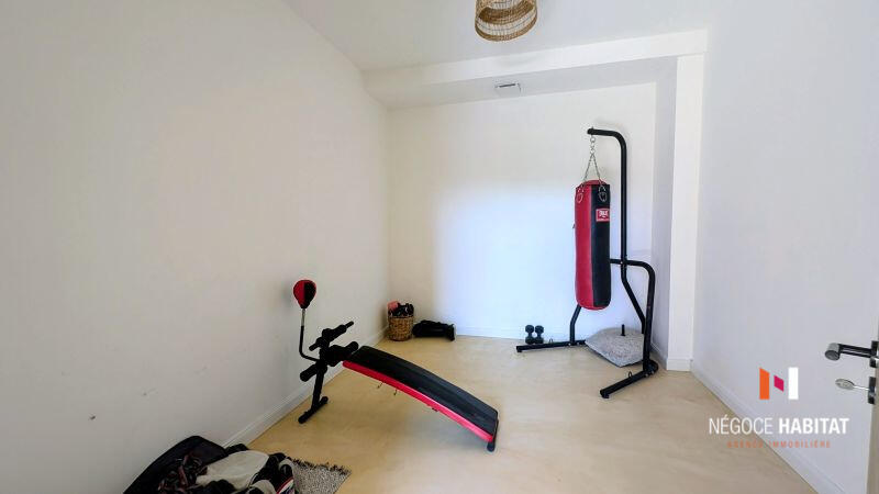 Maison - 210 m² - 6 pièces