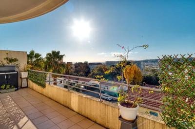 Appartement - 84 m² - 4 pièces