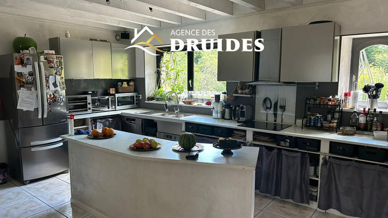 Maison - 235 m² - 8 pièces