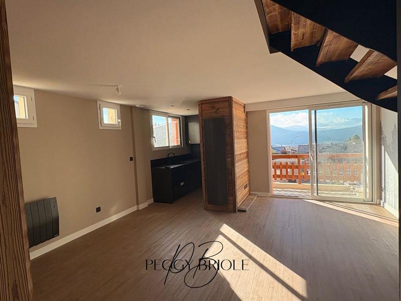 Appartement - 98 m² - 5 pièces