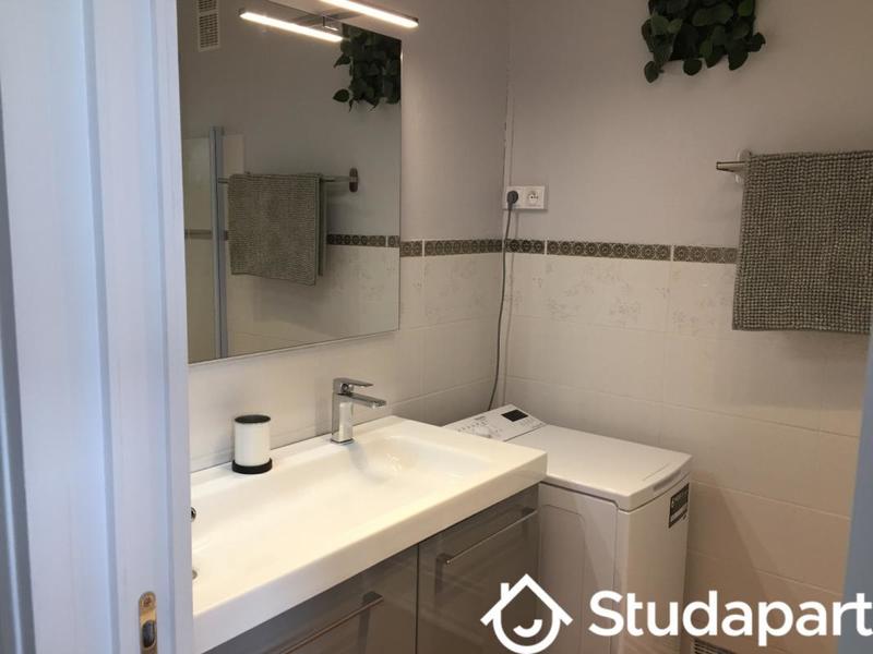 Chambre - 9 m² - 1 pièce