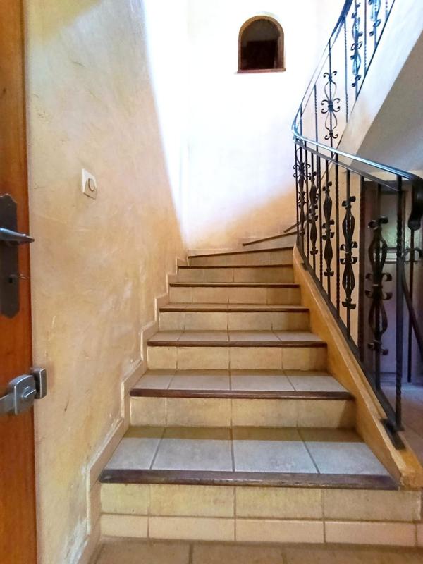 Maison - 240 m² - 10 pièces