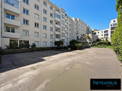 Parking / Garage - 11 m²