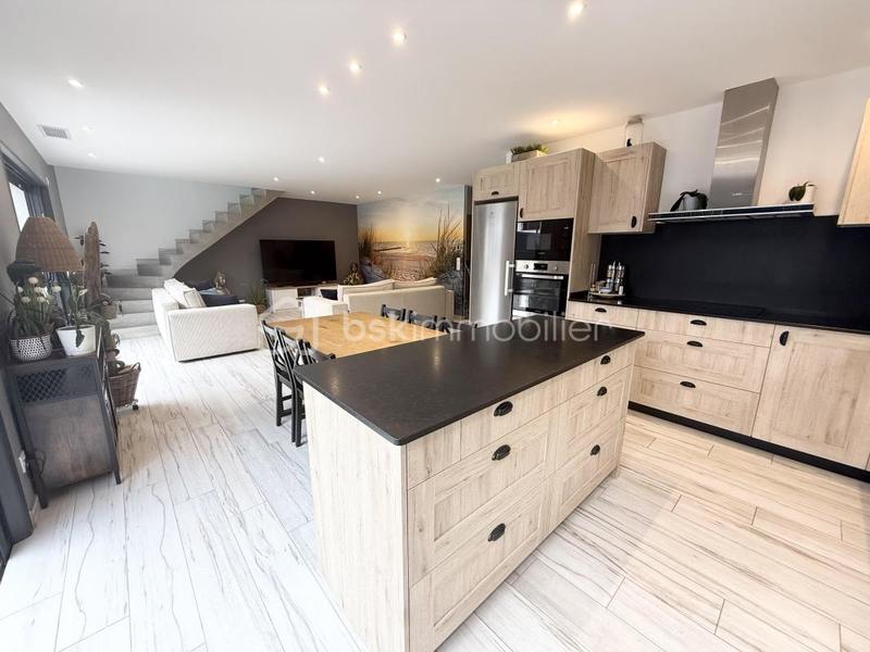 Maison - 120 m² - 5 pièces