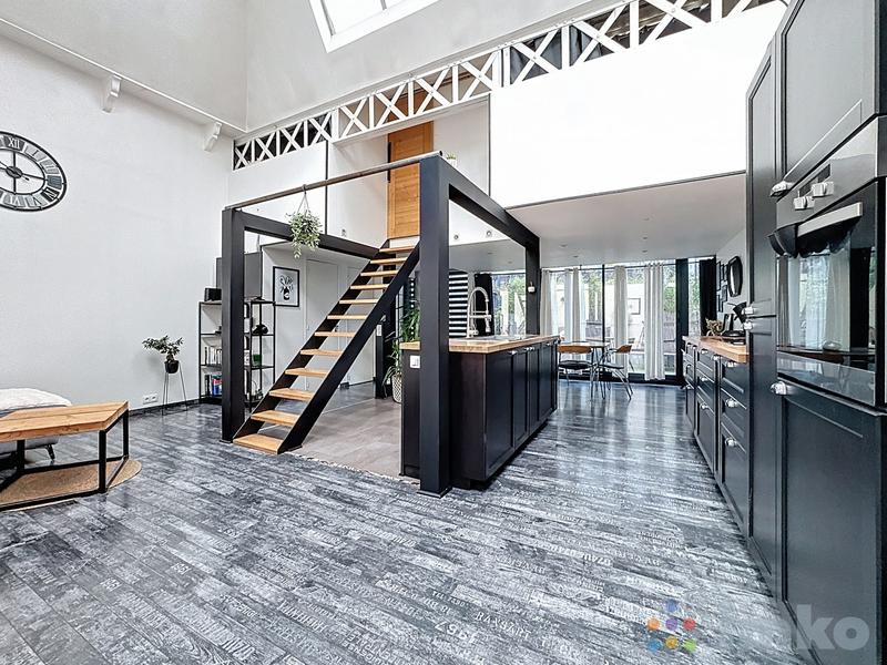 Loft - 66 m² - 2 pièces