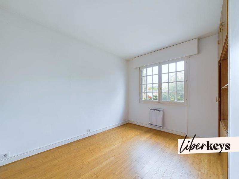 Maison - 284 m² - 10 pièces