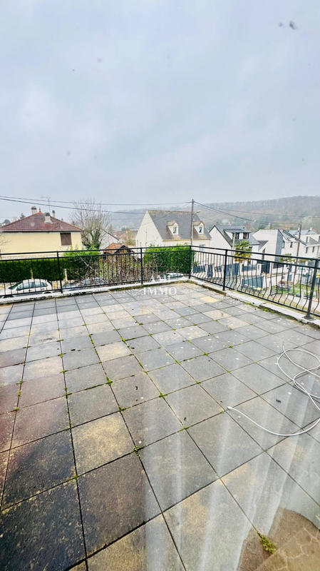 Maison - 216 m² - 10 pièces