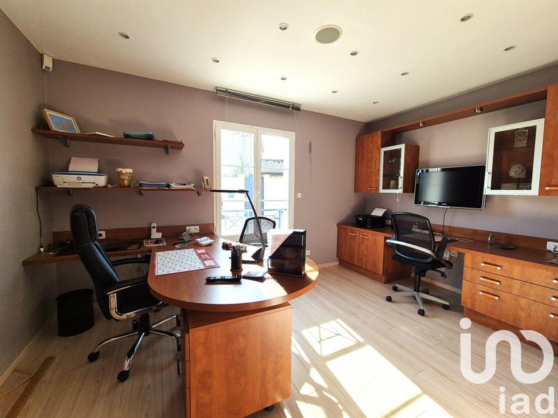 Maison - 300 m² - 8 pièces