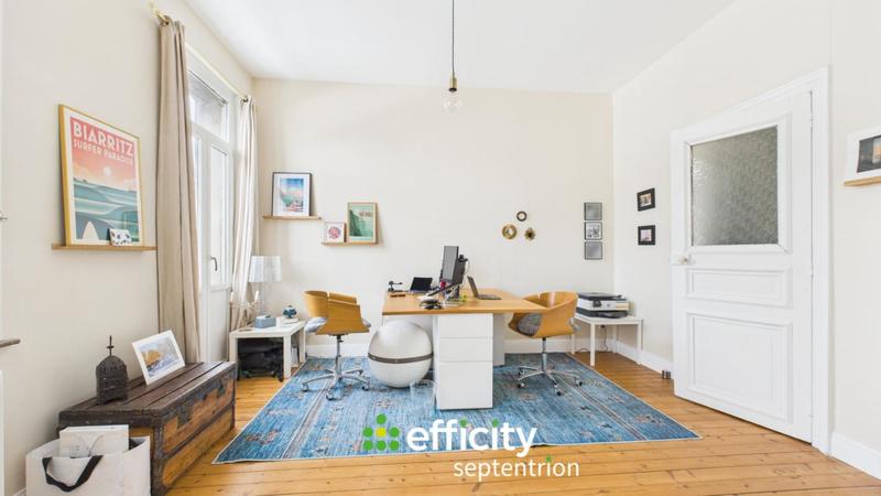 Maison - 228 m² - 9 pièces