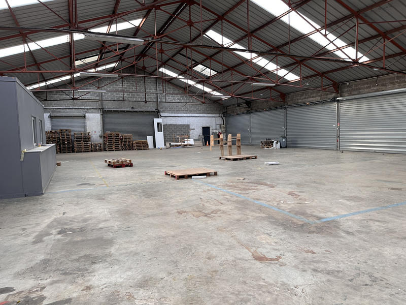 Entrepôt - 655 m²