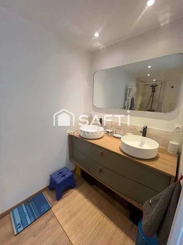 Maison - 201 m² - 7 pièces