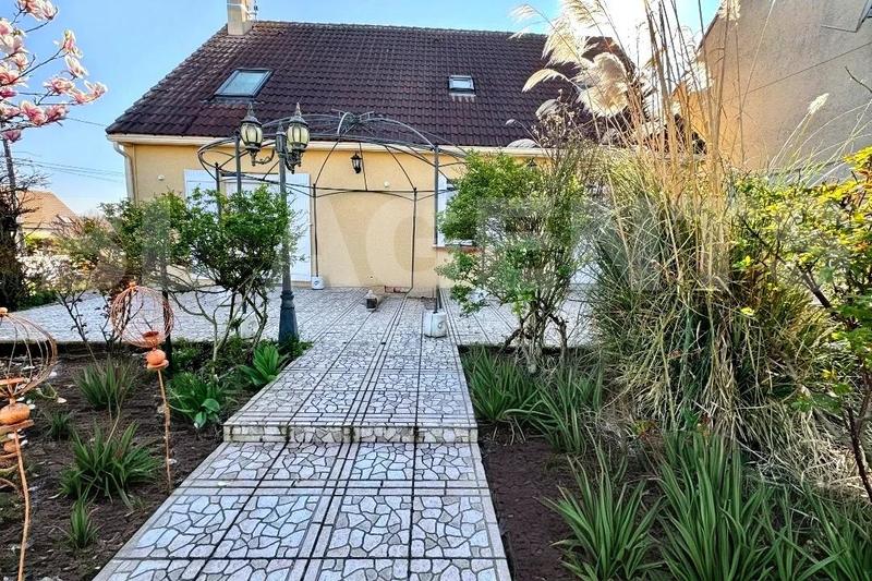 Viager - Pavillon - 105 m² - 5 pièces