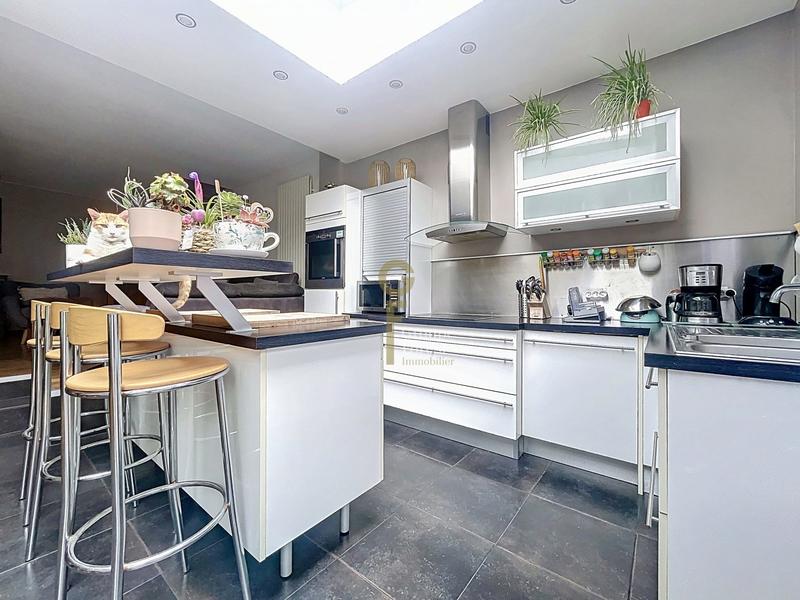 Maison - 177 m² - 6 pièces