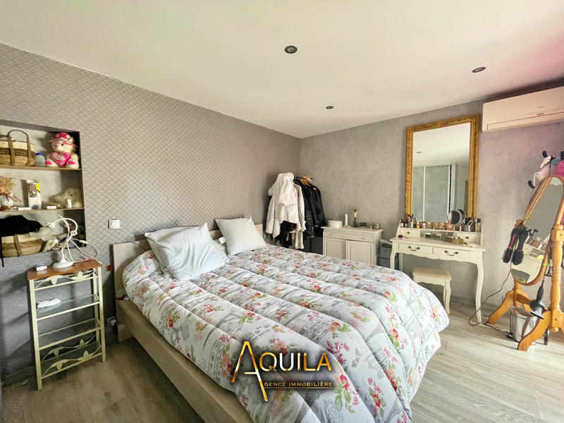 Villa - 200 m² - 6 pièces