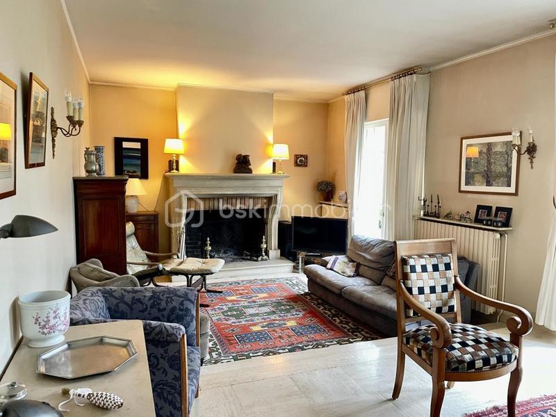 Maison en pierre - 219 m² - 8 pièces