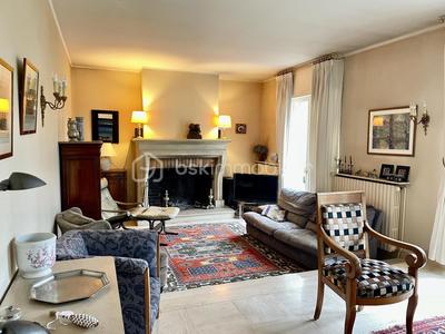 Maison en pierre - 219 m² - 8 pièces