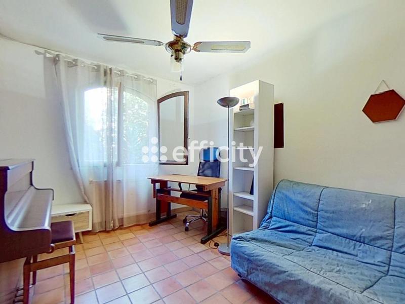 Maison - 225 m² - 9 pièces