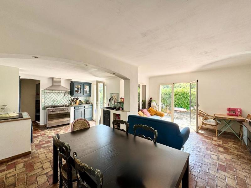 Maison - 210 m² - 7 pièces