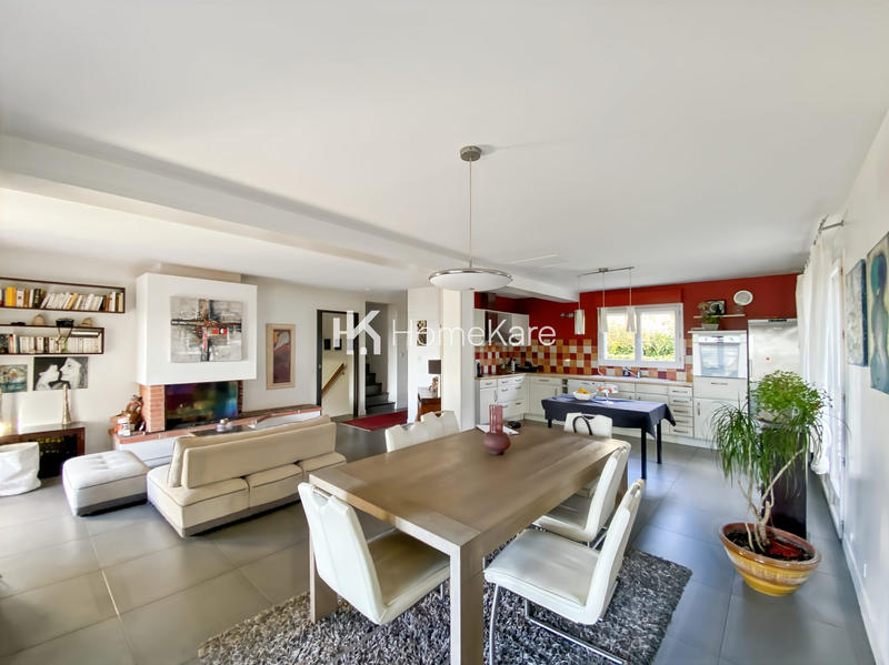 Maison - 180 m² - 7 pièces