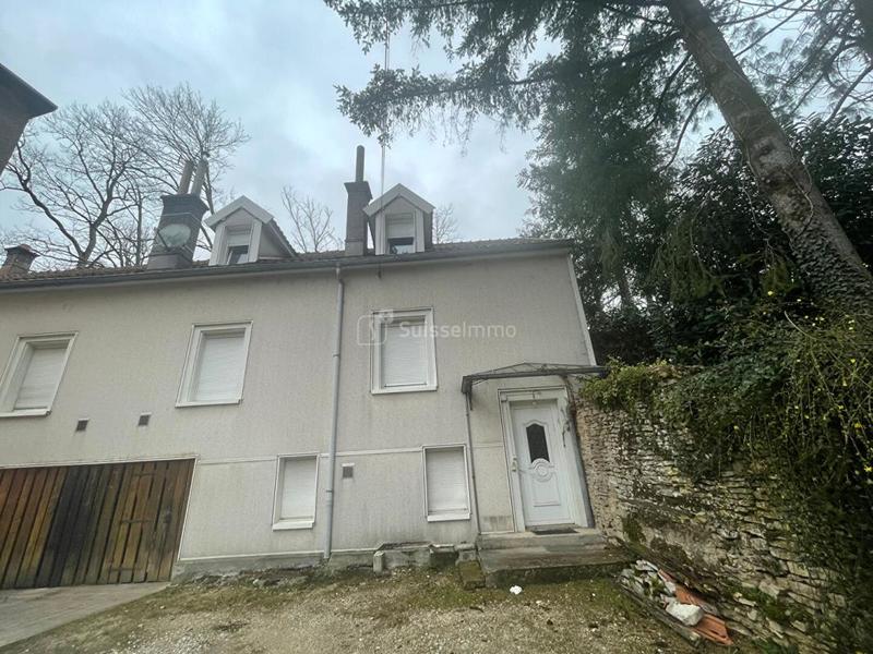 Maison - 90 m² - 5 pièces