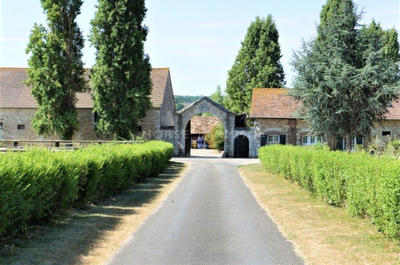 Haras - 300 m² - 8 pièces