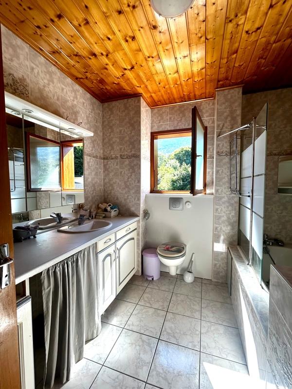 Maison - 146 m² - 5 pièces