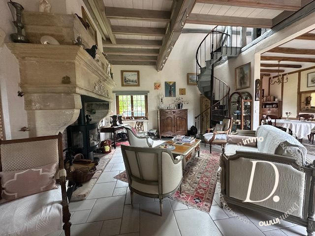 Maison ancienne - 240 m² - 10 pièces