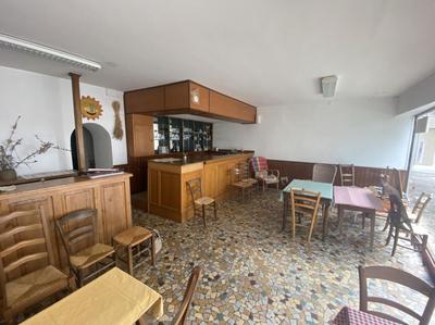 Maison - 207 m² - 8 pièces