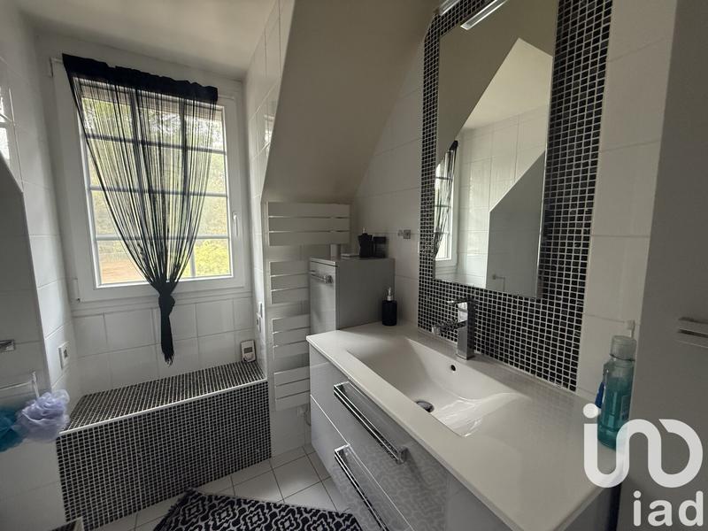 Maison - 166 m² - 8 pièces