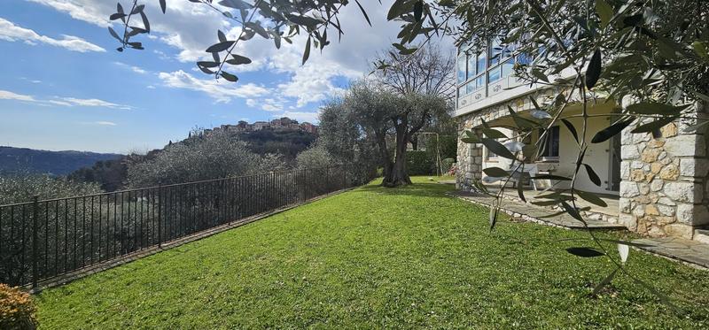 Maison - 210 m² - 10 pièces