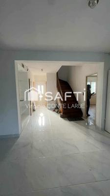 Maison - 228 m² - 6 pièces