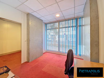 Bureau - 128 m² - 1 pièce