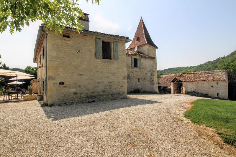 Corps de ferme - 319 m² - 9 pièces