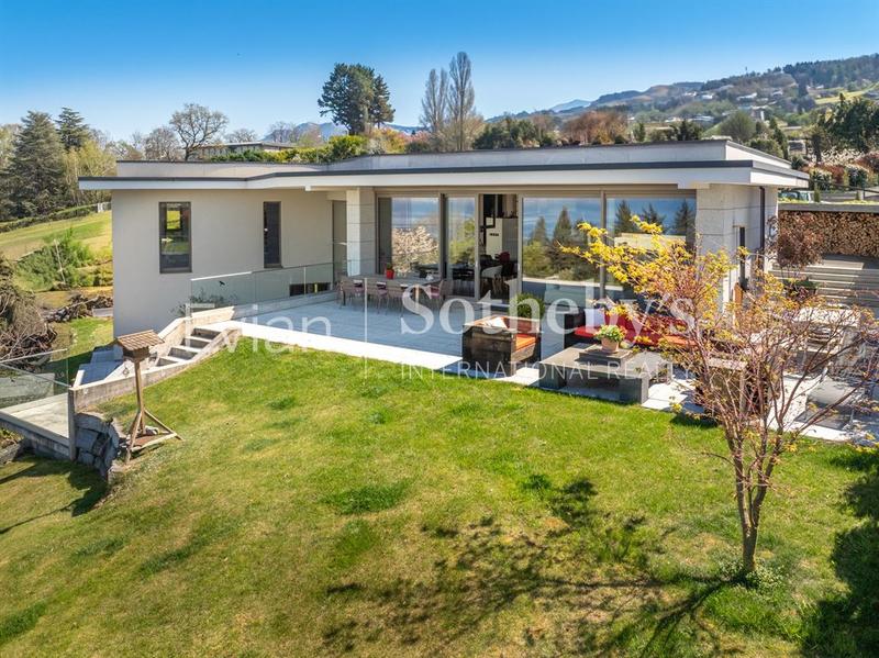 Maison - 302 m² - 7 pièces