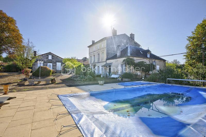 Maison en pierre - 255 m² - 8 pièces