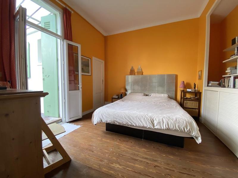 Maison - 260 m² - 10 pièces