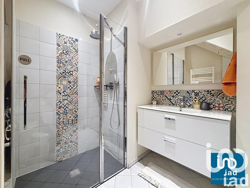 Maison - 220 m² - 11 pièces