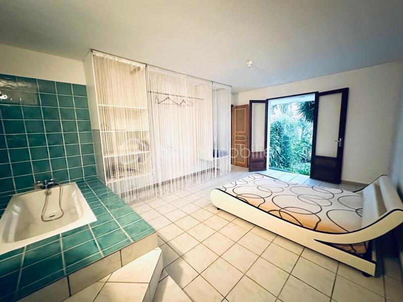 Villa - 185 m² - 8 pièces