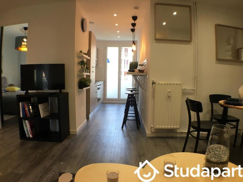 Chambre - 9 m² - 1 pièce