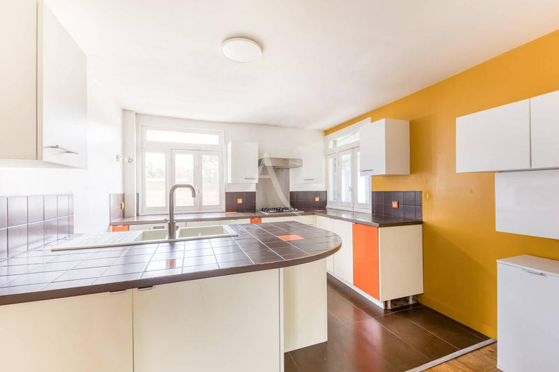 Maison - 92 m² - 5 pièces