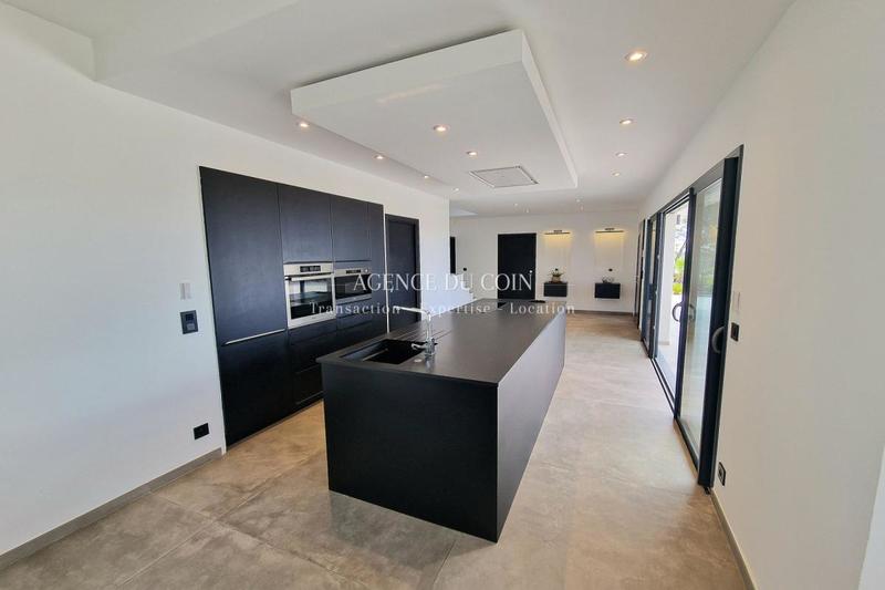 Villa - 180 m² - 7 pièces