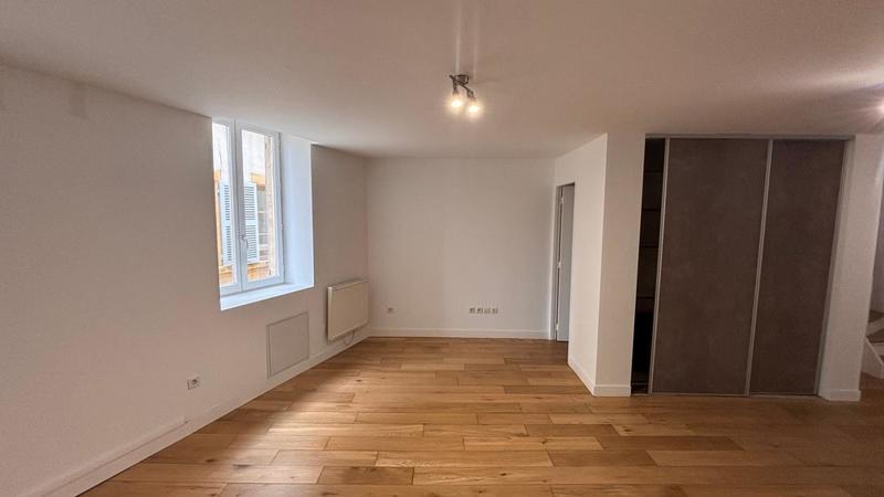 Immeuble - 175 m² - 6 pièces