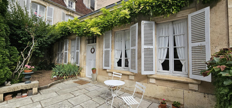 Propriété - 224 m² - 10 pièces