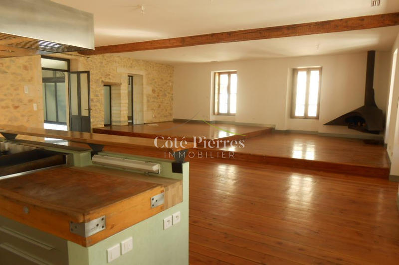 Appartement - 200 m² - 3 pièces