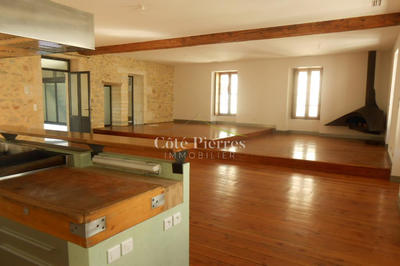 Appartement - 200 m² - 3 pièces