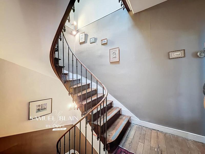 Maison de ville - 200 m² - 9 pièces